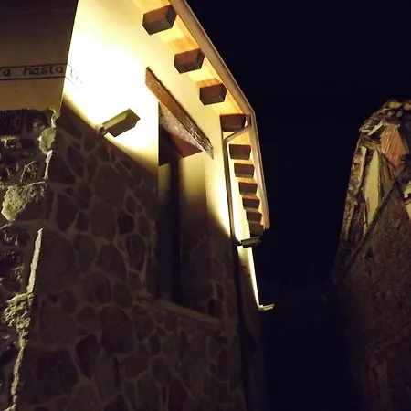 Loboratorio Rural-cuenta Hasta 3 * Umbrías